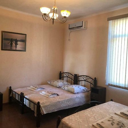 Emiliya Guest House Gagra Extérieur photo