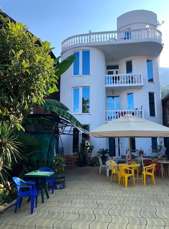 Emiliya Guest House Gagra Extérieur photo