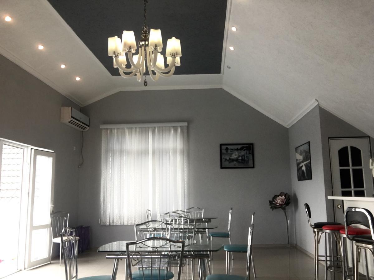 Emiliya Guest House Gagra Extérieur photo