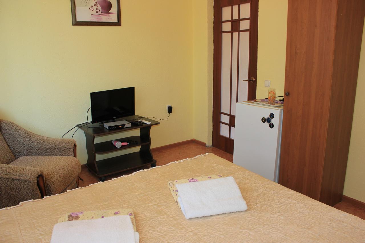 Emiliya Guest House Gagra Extérieur photo
