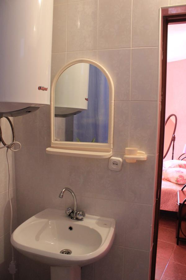 Emiliya Guest House Gagra Extérieur photo
