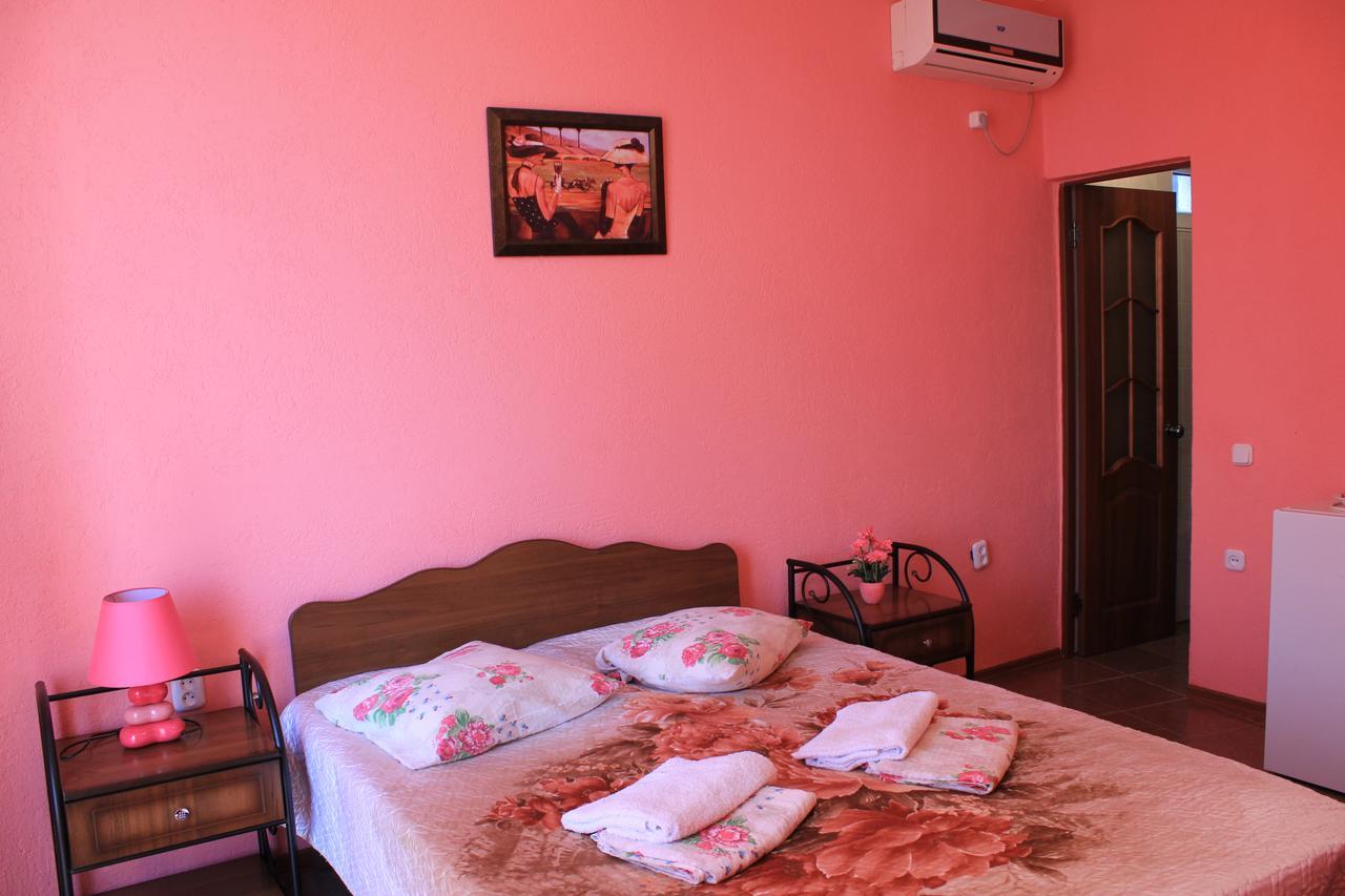 Emiliya Guest House Gagra Extérieur photo