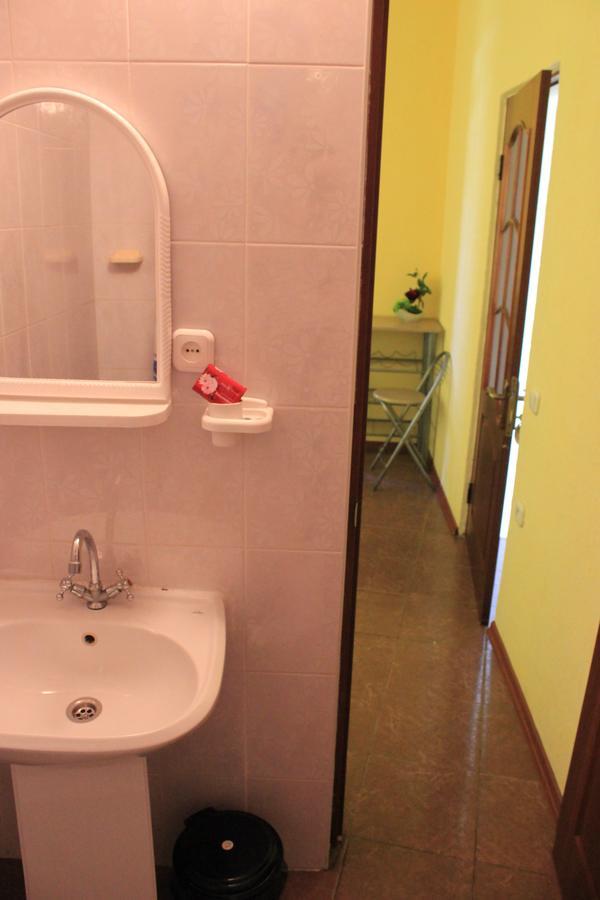 Emiliya Guest House Gagra Extérieur photo