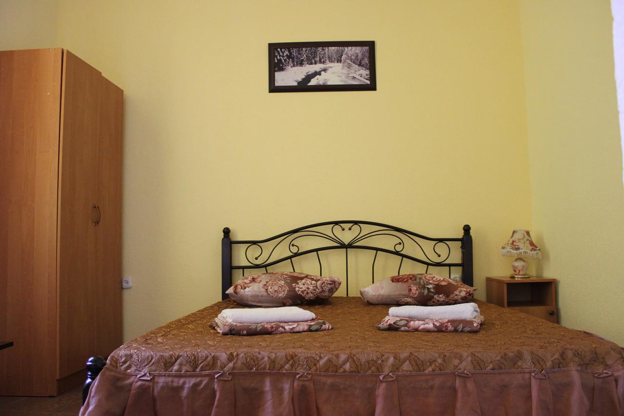 Emiliya Guest House Gagra Extérieur photo