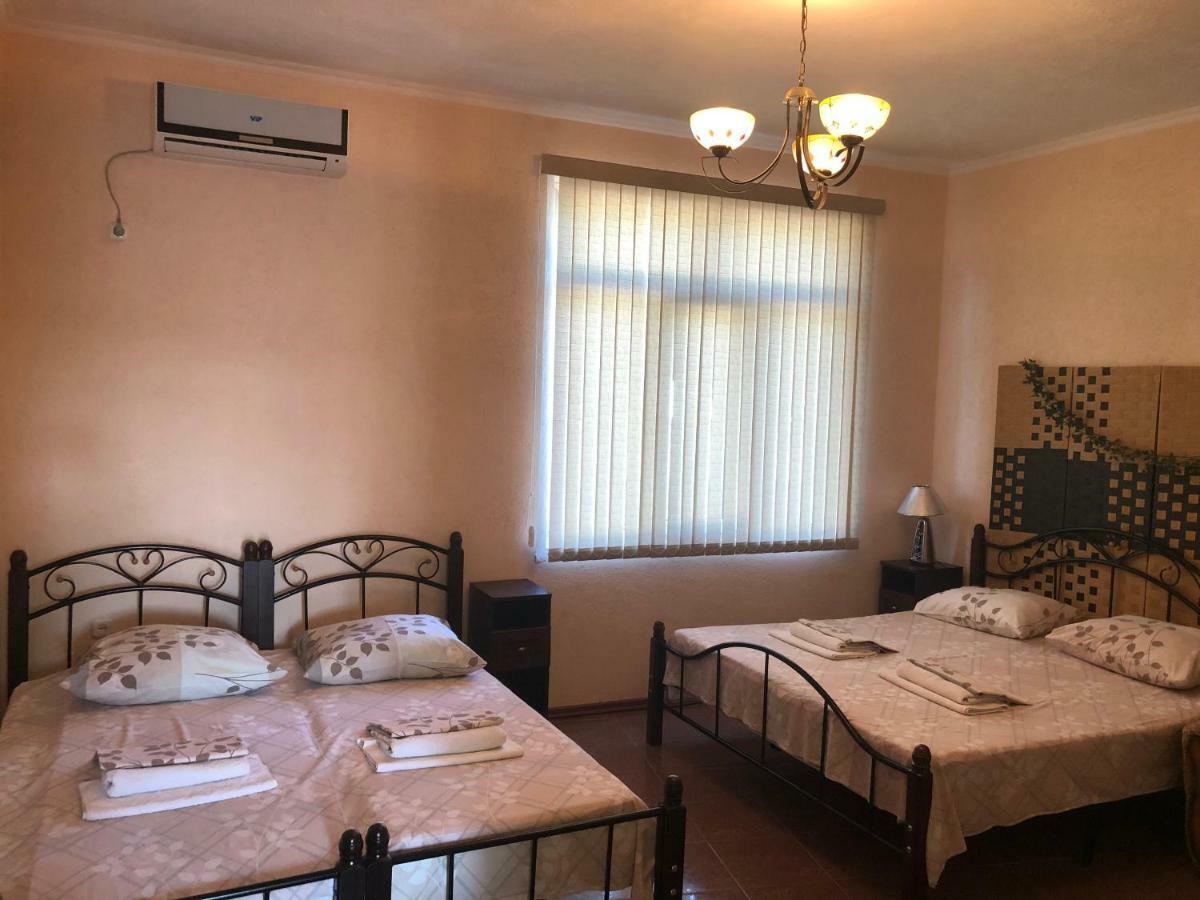 Emiliya Guest House Gagra Extérieur photo